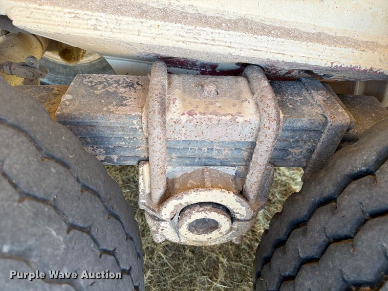 image for item FC0076 1990 Halliburton tank trailer