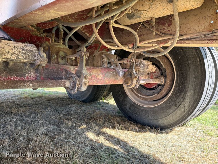 image for item FC0076 1990 Halliburton tank trailer