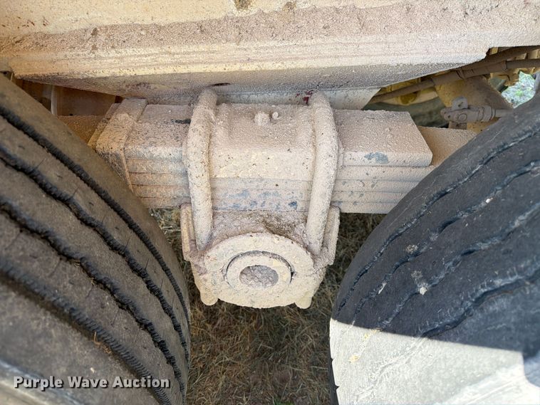 image for item FC0076 1990 Halliburton tank trailer