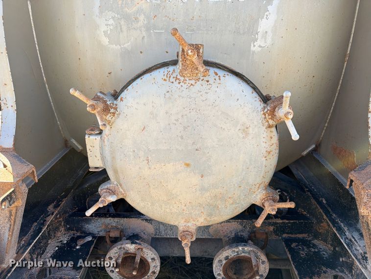 image for item FC0077 2005 Shop Built tank trailer