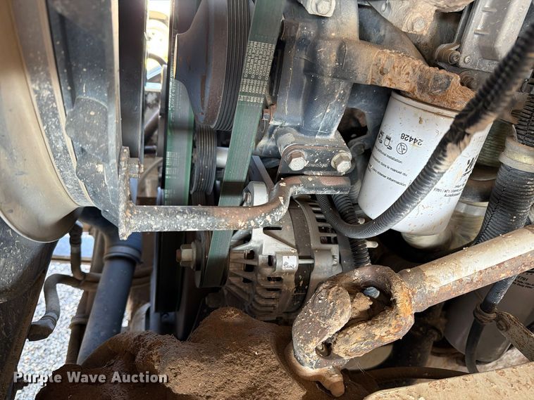 image for item FC0078 2005 Mack CHN613 semi truck