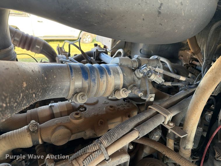 image for item FC0078 2005 Mack CHN613 semi truck