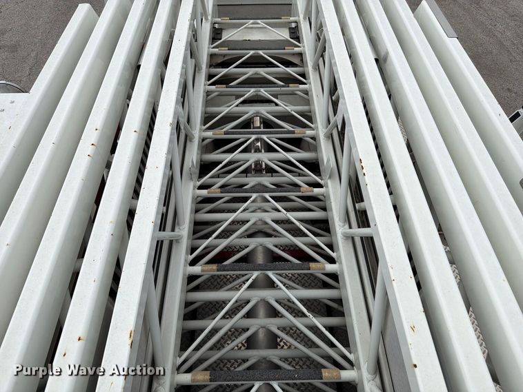 image for item FK2215 2005 Pierce Manufacturing Dash ladder fire truck