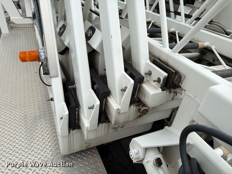 image for item FK2215 2005 Pierce Manufacturing Dash ladder fire truck