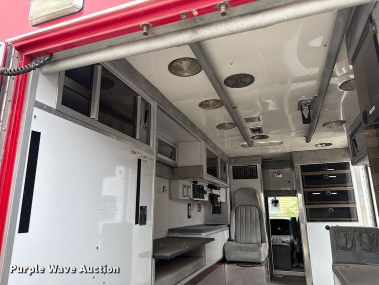 image for item FK2216 2003 International 4300 ambulance