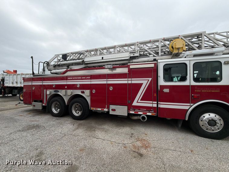 image for item FK2219 2003 E-one ladder fire truck