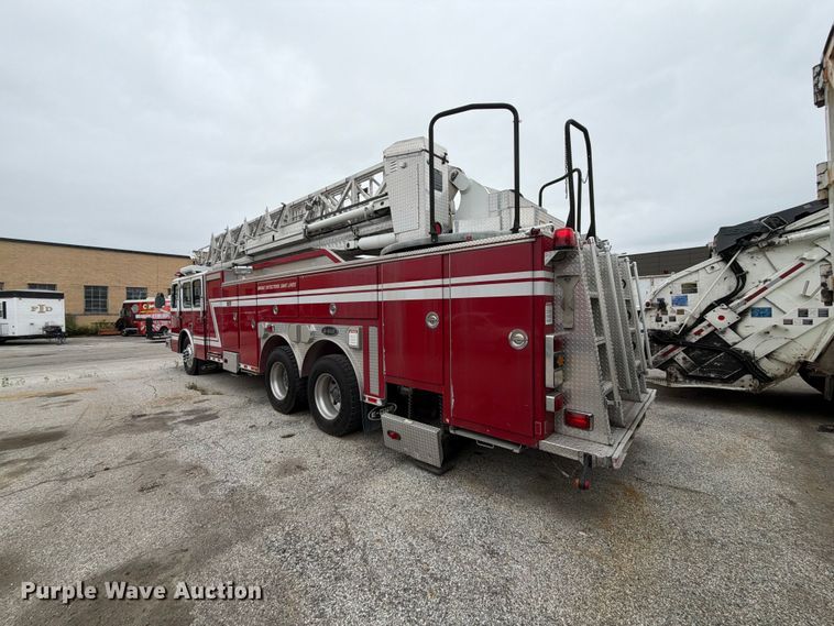 image for item FK2219 2003 E-one ladder fire truck