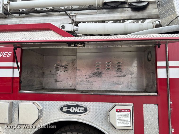 image for item FK2219 2003 E-one ladder fire truck