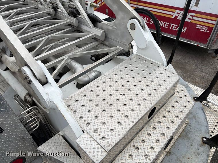 image for item FK2219 2003 E-one ladder fire truck
