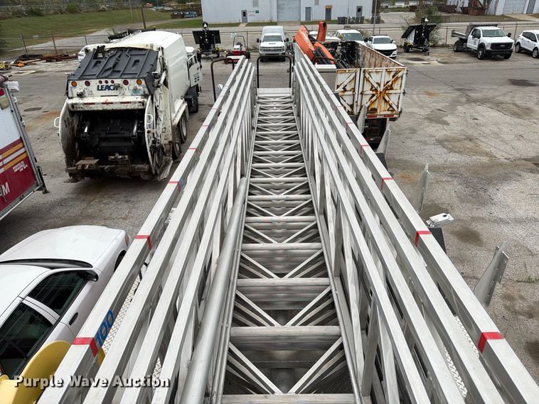 image for item FK2219 2003 E-one ladder fire truck