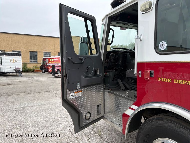 image for item FK2219 2003 E-one ladder fire truck