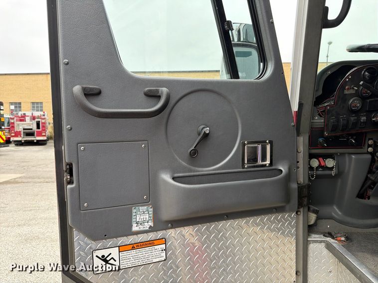 image for item FK2219 2003 E-one ladder fire truck