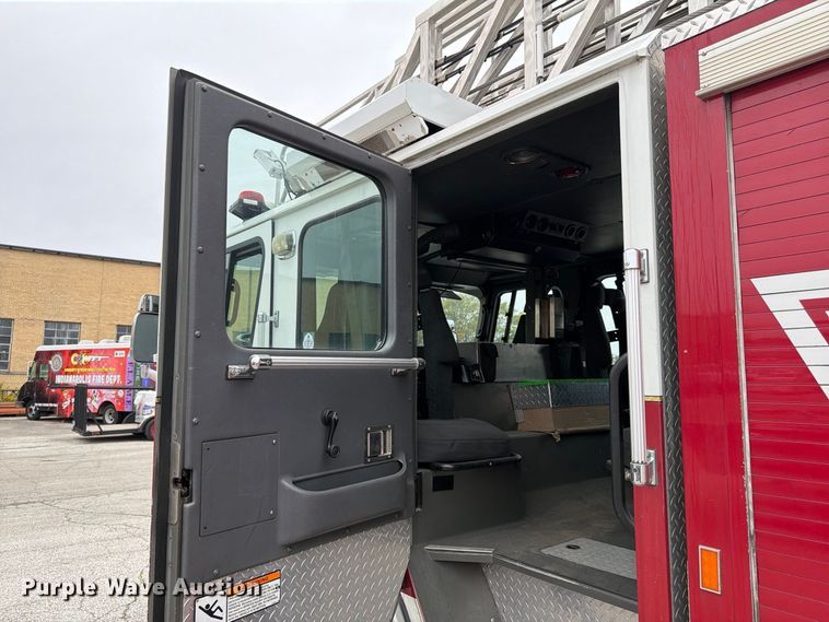 image for item FK2219 2003 E-one ladder fire truck