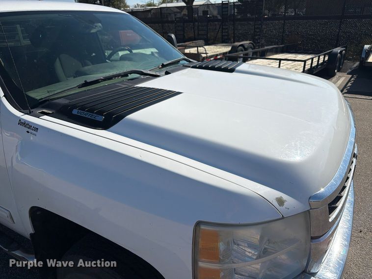 image for item FK3970 2011 Chevrolet Silverado 3500HD Crew Cab utility bed pickup truck
