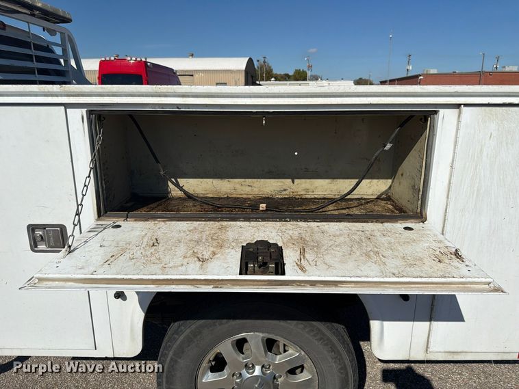 image for item FK3970 2011 Chevrolet Silverado 3500HD Crew Cab utility bed pickup truck