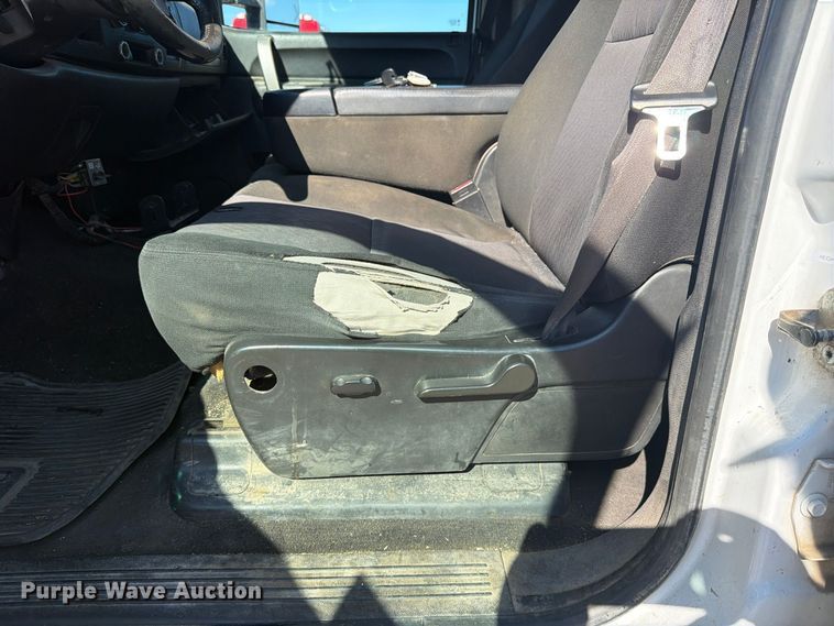 image for item FK3970 2011 Chevrolet Silverado 3500HD Crew Cab utility bed pickup truck