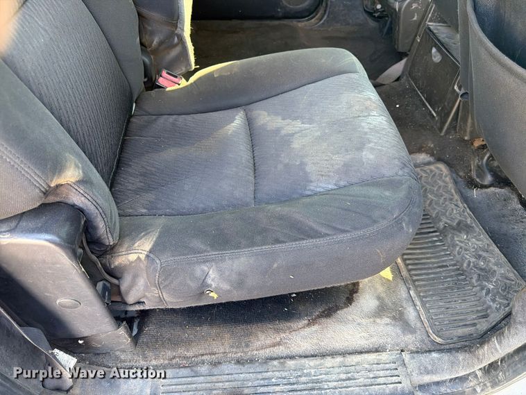 image for item FK3970 2011 Chevrolet Silverado 3500HD Crew Cab utility bed pickup truck