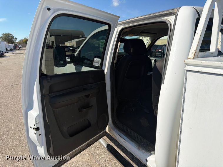 image for item FK3970 2011 Chevrolet Silverado 3500HD Crew Cab utility bed pickup truck