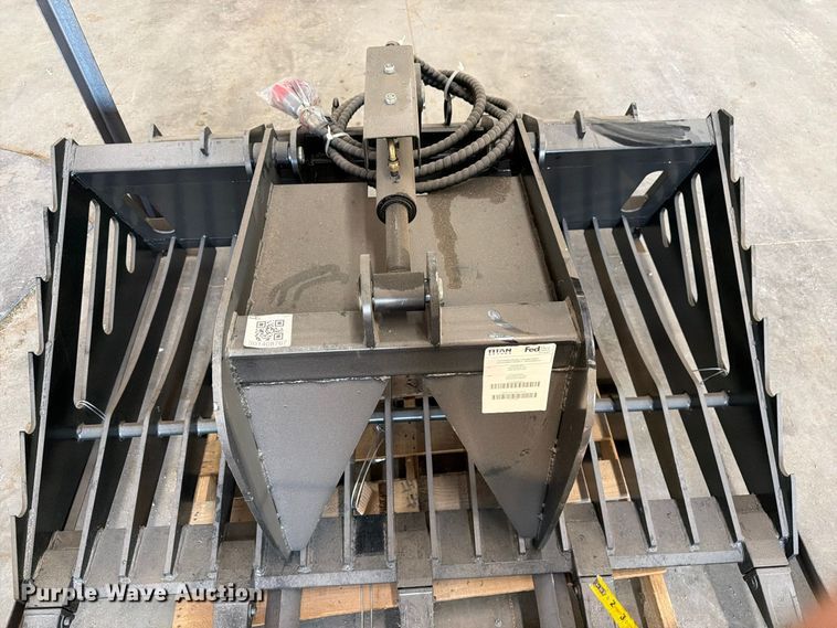 image for item FK3973 Titan skid steer grapple bucket