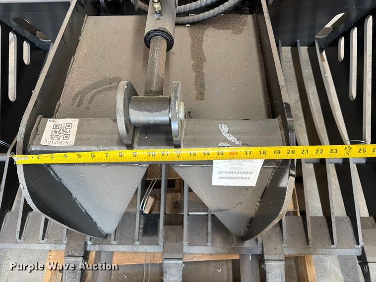image for item FK3973 Titan skid steer grapple bucket