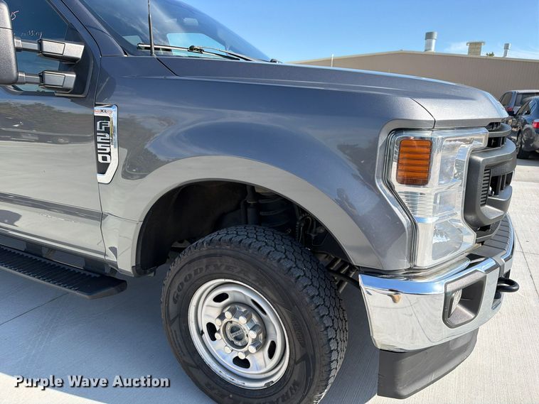 image for item FM6608 2022 Ford F250 Super Duty XL Crew Cab pickup truck