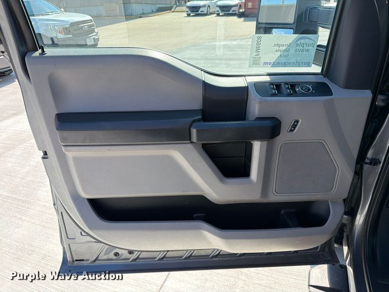 image for item FM6608 2022 Ford F250 Super Duty XL Crew Cab pickup truck