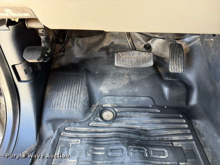 image for item FM6608 2022 Ford F250 Super Duty XL Crew Cab pickup truck
