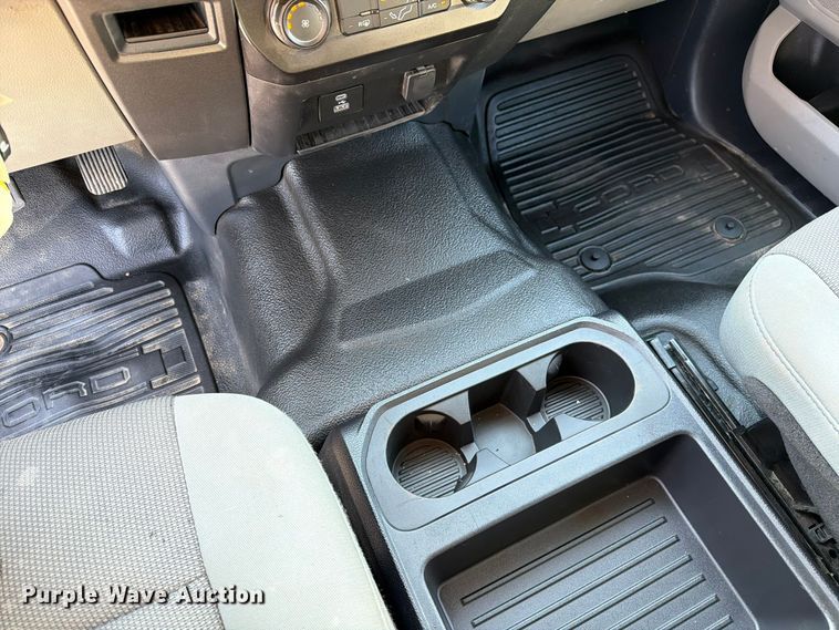 image for item FM6608 2022 Ford F250 Super Duty XL Crew Cab pickup truck