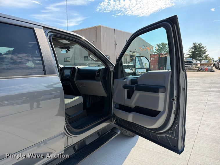 image for item FM6608 2022 Ford F250 Super Duty XL Crew Cab pickup truck