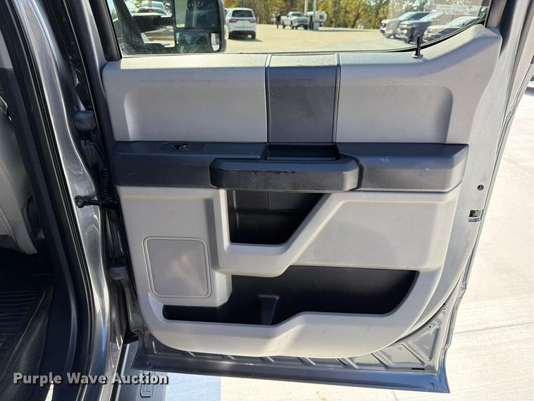 image for item FM6608 2022 Ford F250 Super Duty XL Crew Cab pickup truck