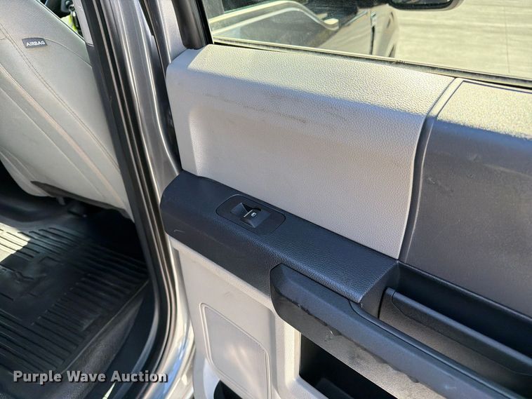 image for item FM6608 2022 Ford F250 Super Duty XL Crew Cab pickup truck