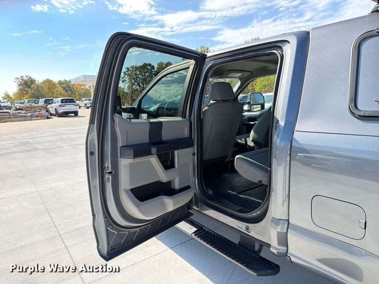image for item FM6608 2022 Ford F250 Super Duty XL Crew Cab pickup truck