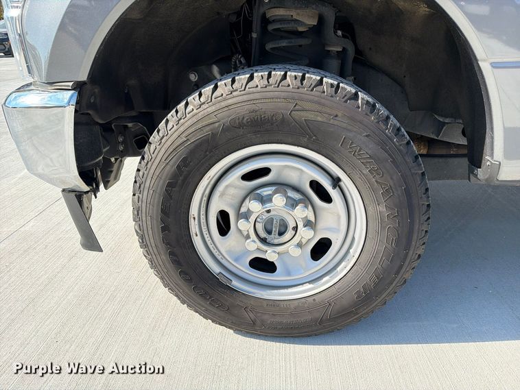 image for item FM6608 2022 Ford F250 Super Duty XL Crew Cab pickup truck