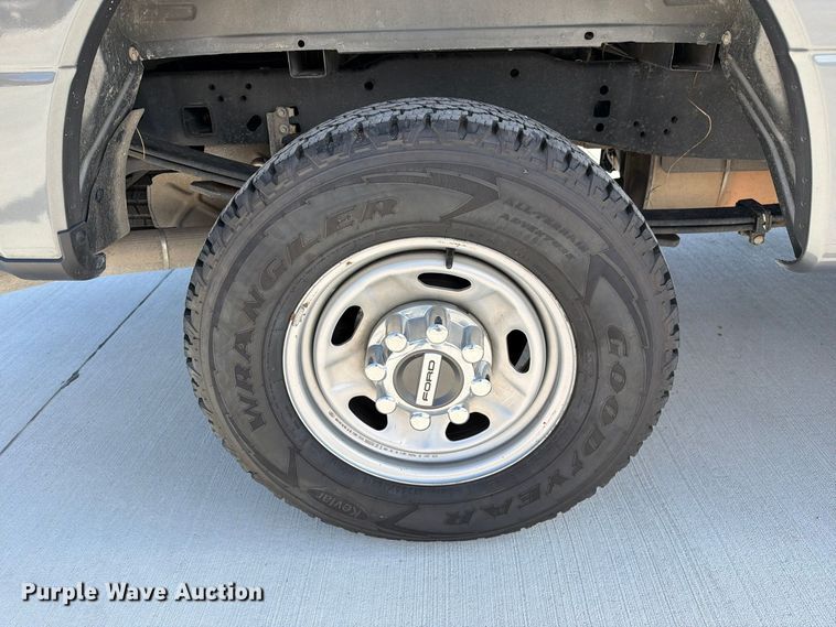 image for item FM6608 2022 Ford F250 Super Duty XL Crew Cab pickup truck
