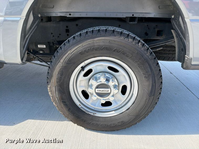 image for item FM6608 2022 Ford F250 Super Duty XL Crew Cab pickup truck