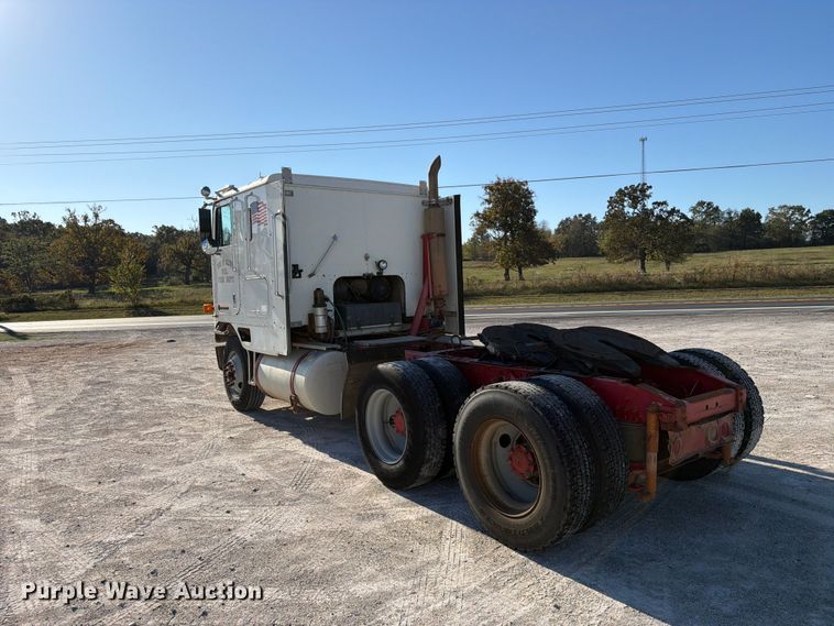 image for item FN2684 1996 International COF-9670 semi truck