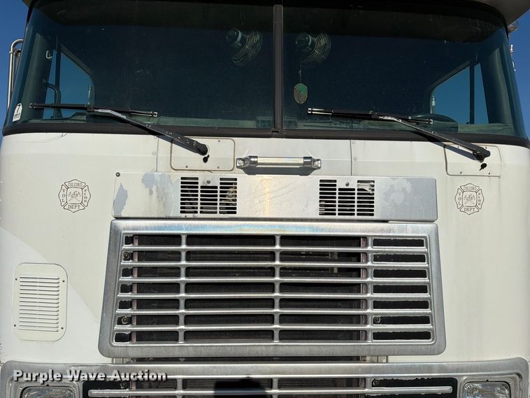 image for item FN2684 1996 International COF-9670 semi truck