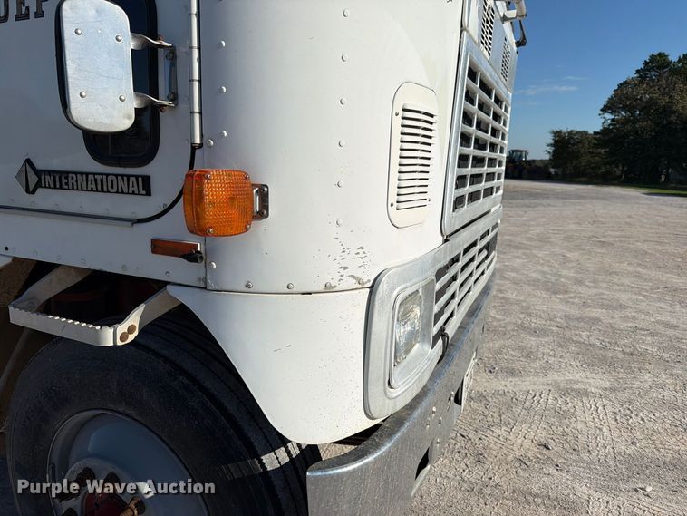 image for item FN2684 1996 International COF-9670 semi truck