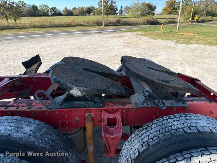 image for item FN2684 1996 International COF-9670 semi truck