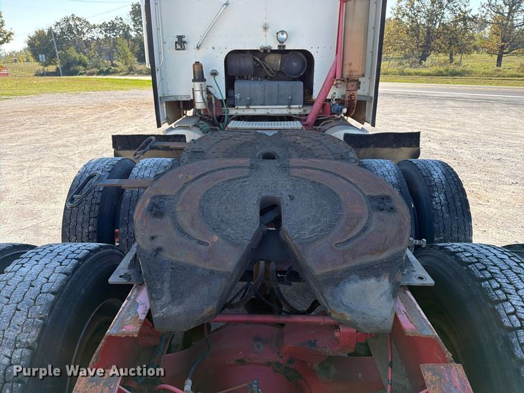 image for item FN2684 1996 International COF-9670 semi truck