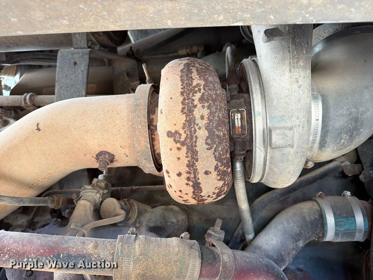 image for item FN2684 1996 International COF-9670 semi truck