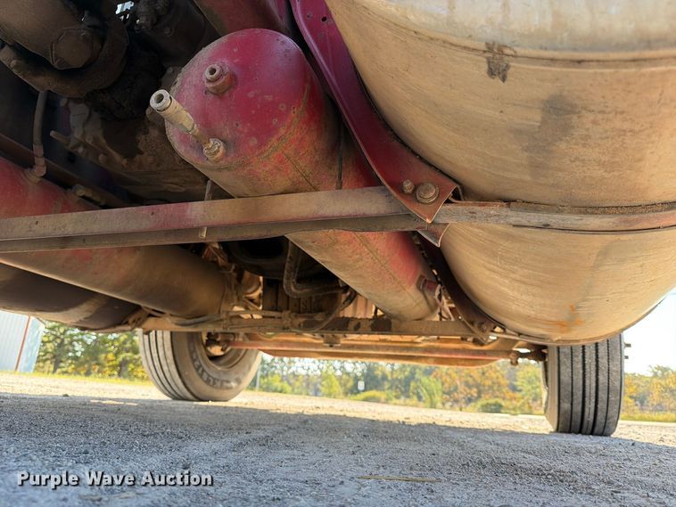 image for item FN2684 1996 International COF-9670 semi truck