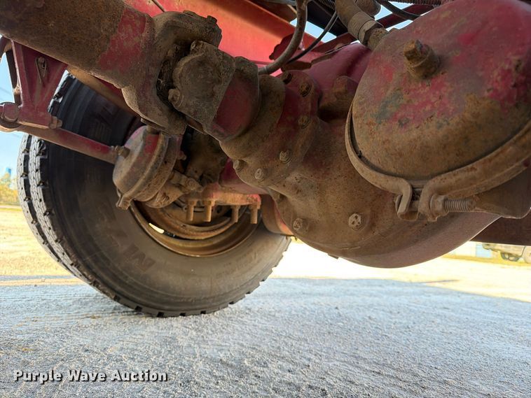 image for item FN2684 1996 International COF-9670 semi truck