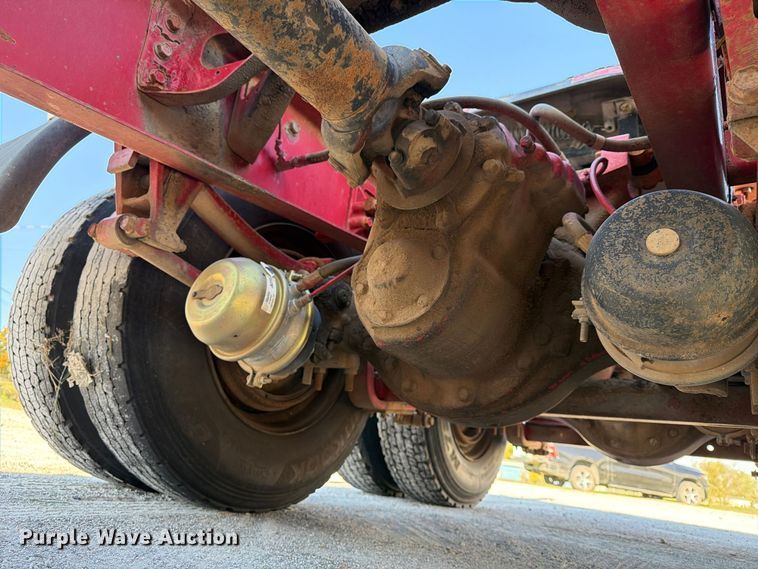 image for item FN2684 1996 International COF-9670 semi truck