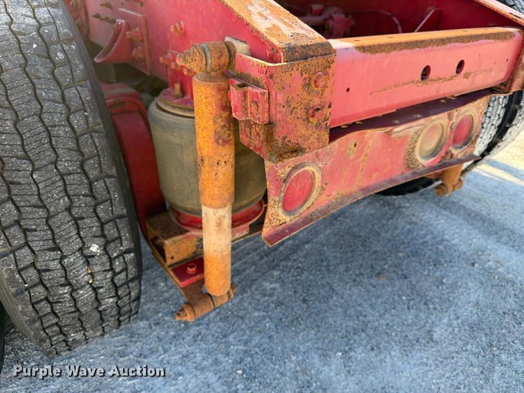 image for item FN2684 1996 International COF-9670 semi truck