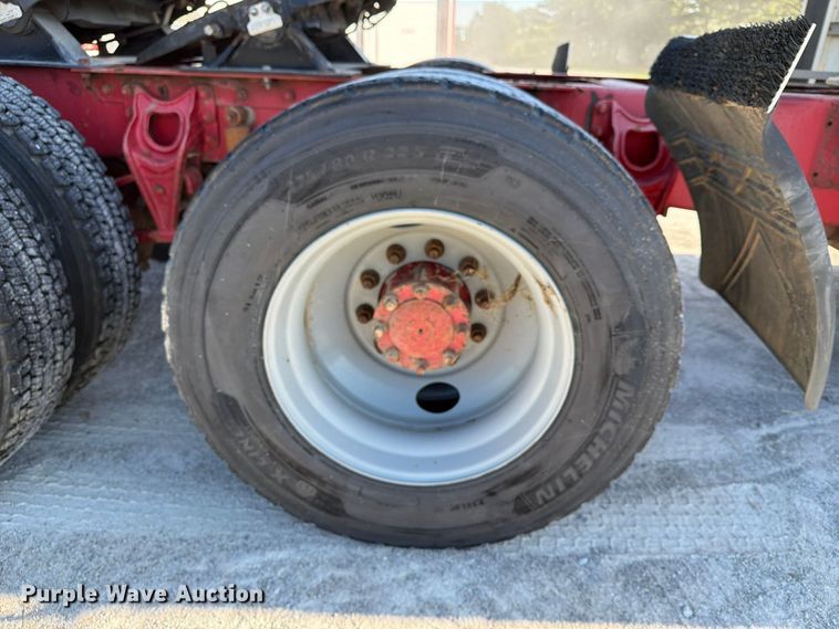 image for item FN2684 1996 International COF-9670 semi truck