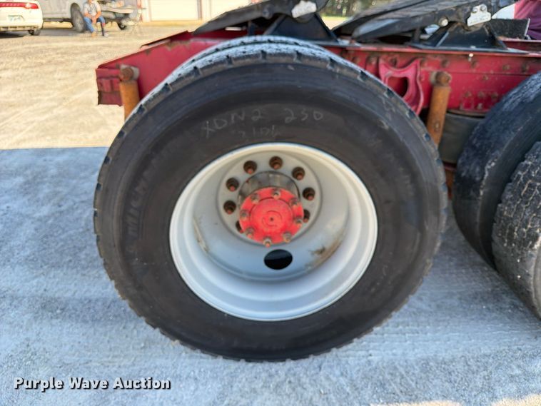 image for item FN2684 1996 International COF-9670 semi truck