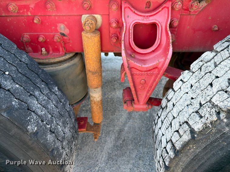 image for item FN2684 1996 International COF-9670 semi truck