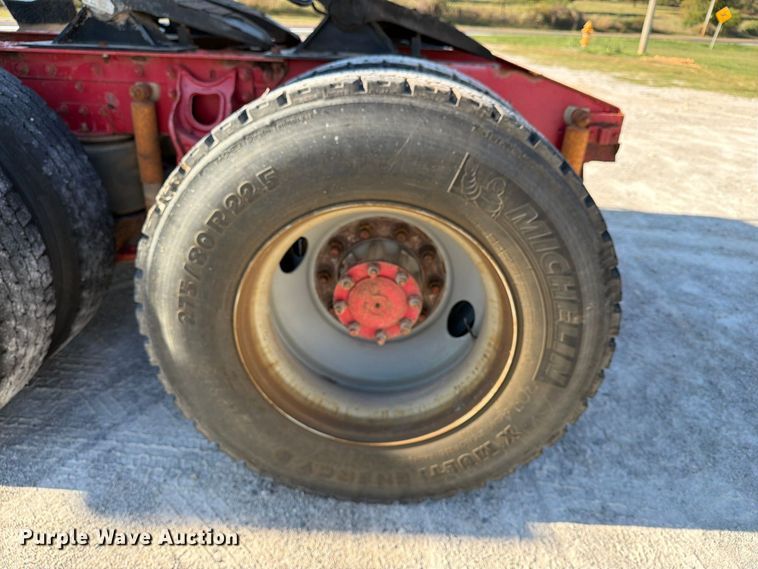 image for item FN2684 1996 International COF-9670 semi truck