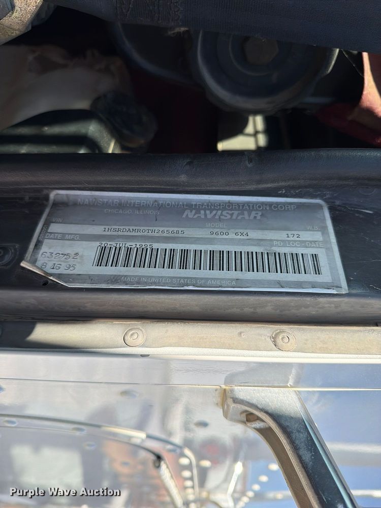 image for item FN2684 1996 International COF-9670 semi truck